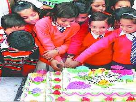 Priyanka's birthday celebrated between you live thousands of years ...